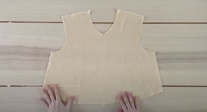 how to sew a diy peter pan collar dress using free patterns, Cutting the pattern out