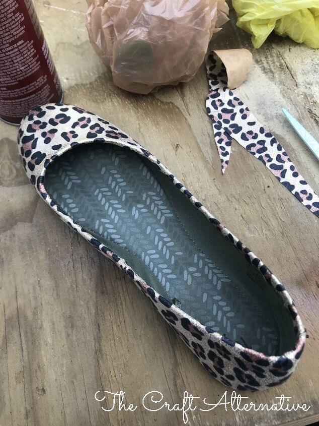 change the look of a pair of canvas flats