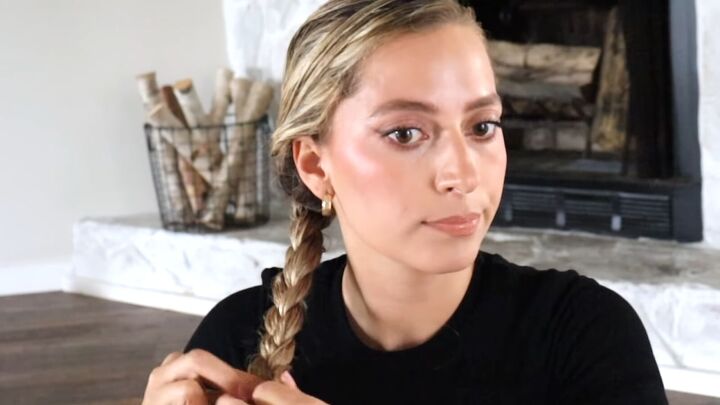 4 Cute Hairstyles With Wet Hair For When You re In A Rush Upstyle 4-cute-hairstyles-with-wet-hair-for-when-you-re-in-a-rush-upstyle