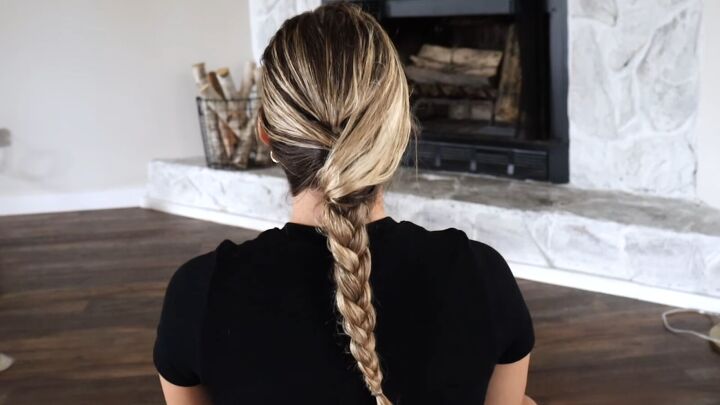 4 Cute Hairstyles With Wet Hair For When You re In A Rush Upstyle 4-cute-hairstyles-with-wet-hair-for-when-you-re-in-a-rush-upstyle