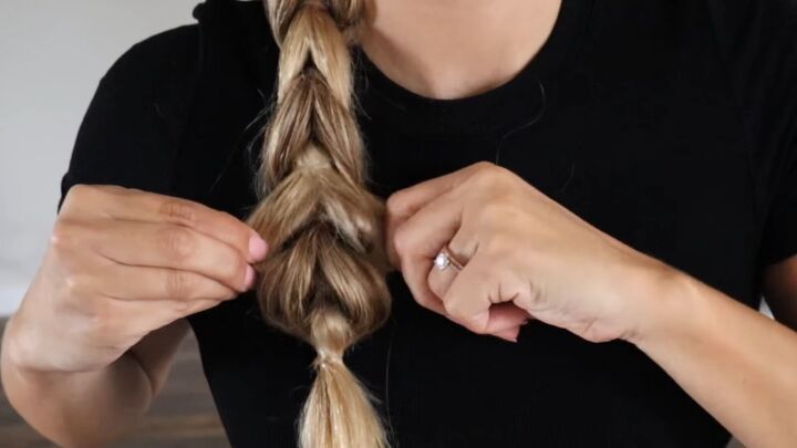 4 cute hairstyles with wet hair for when you re in a rush, Pinching and pulling the braid