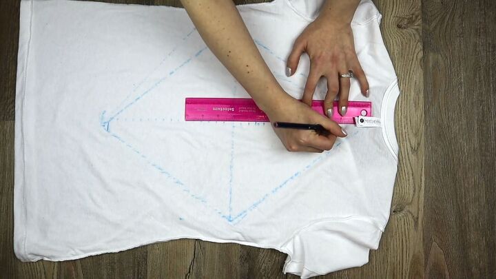 how to create a diamond with t shirt cutting weaving braiding, Measuring half inch sections