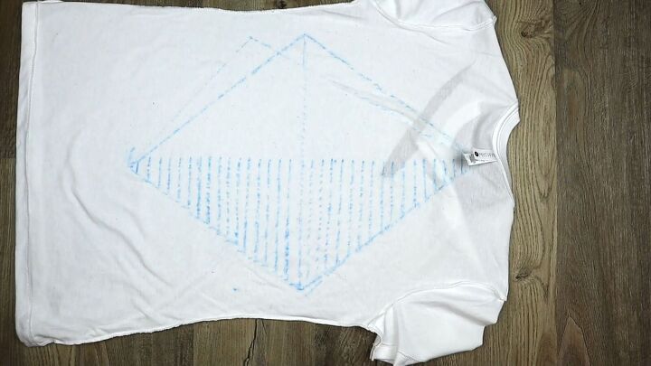how to create a diamond with t shirt cutting weaving braiding, Drawing lines down half the diamond