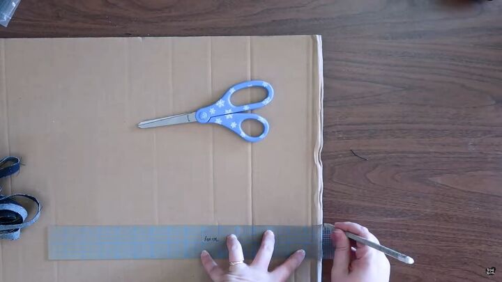 looking for a new accessory try this easy scarf weaving tutorial, How to make a cardboard loom
