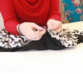 sewing skills how to line a skirt with a zipper pockets, Lining up the top edge