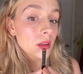 6 genius diy makeup hacks plus how to make your own setting spray, Applying DIY lipstick with a makeup brush