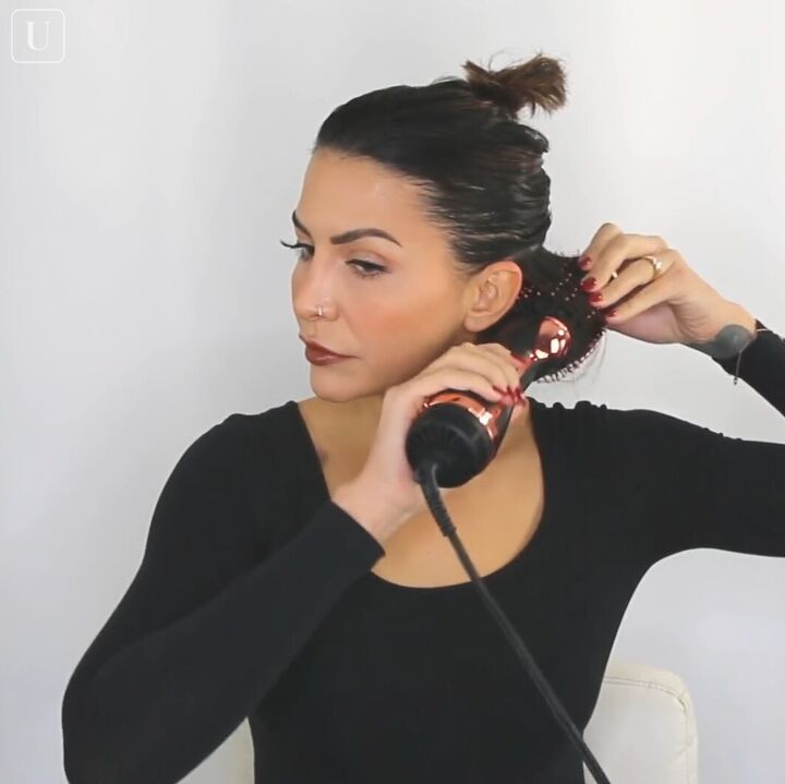 5 pro hairdresser secrets on how to make hair look fuller thicker, Using a blow drying brush