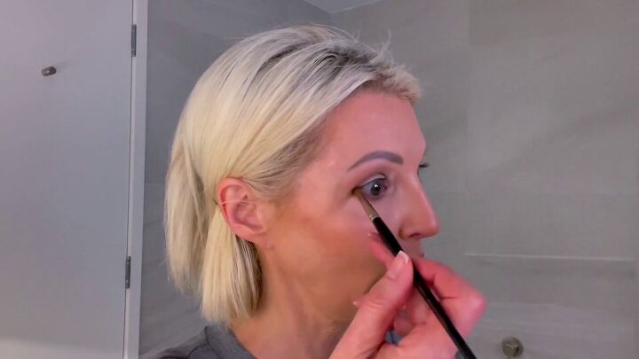 how to do easy flattering hooded eye makeup over 50, Easy eye makeup for hooded eyelids
