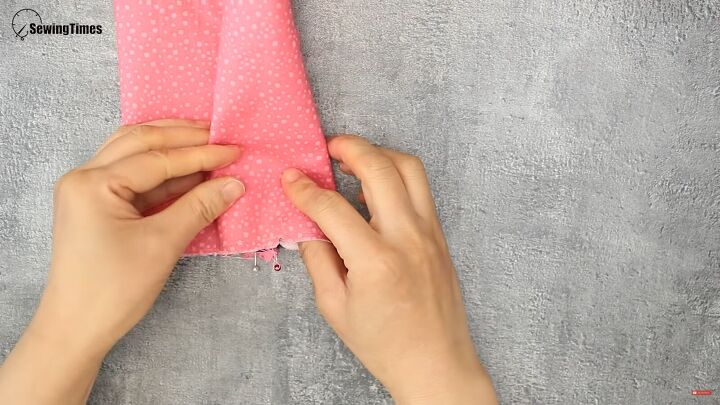 how to sew a cute diy cosmetic bag for carrying makeup, DIY cosmetic bag tutorial