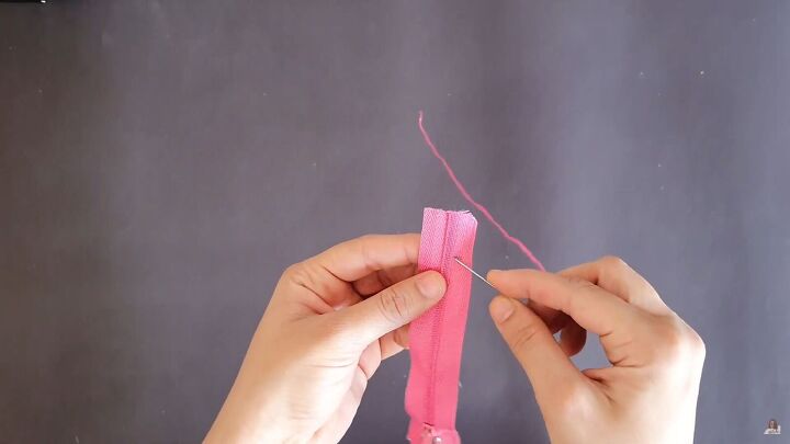 how to make a secret zip scrunchie in 6 super simple steps, Closing the new zipper end