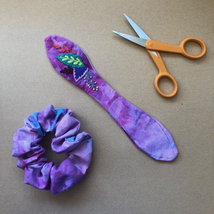 how to create an embroidered scrunchie