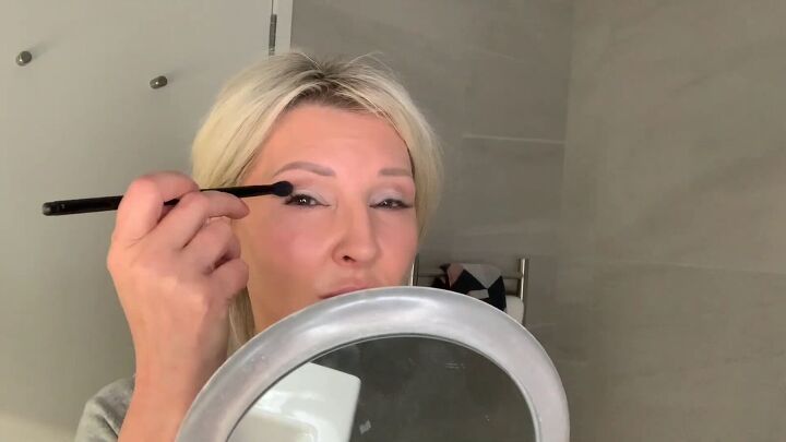 looking for quick glam try this get ready with me makeup tutorial, Applying a medium tone transitional eyeshadow color