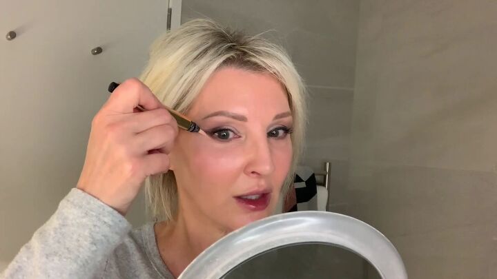 looking for quick glam try this get ready with me makeup tutorial, How to clean up eyeshadow