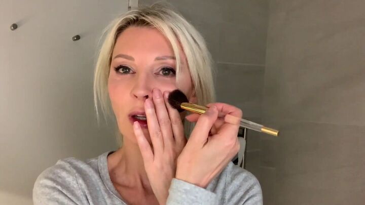looking for quick glam try this get ready with me makeup tutorial, Applying blush to the cheekbones
