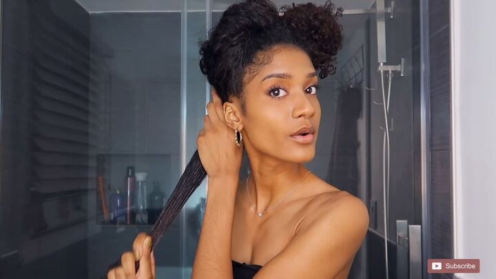 how to create a cute faux lion cut hairstyle using stockings, Smoothing conditioner through curly hair