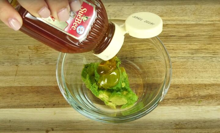 5 quick easy avocado face masks that are super nourishing for skin, Avocado and honey mask