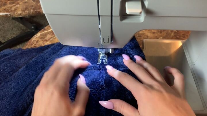 how to make fuzzy cozy pajamas out of a 16 walmart blanket, Closing the gap in the waistband