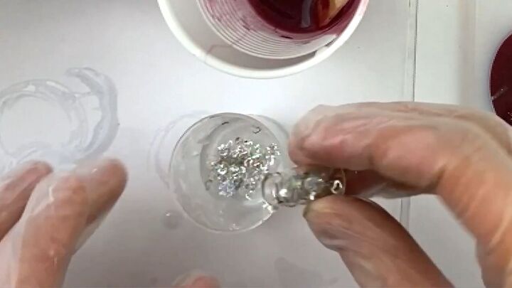 how to make pretty glitter resin jewelry with fine glitter embeds, How to mix glitter into resin