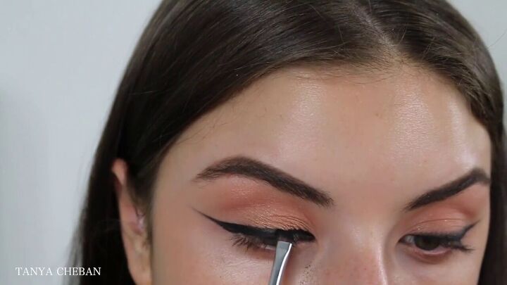how to recreate kim kardashian s makeup complete with contour, Kim Kardashian eye makeup