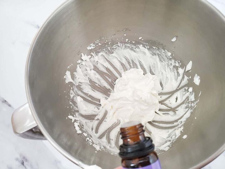how to make whipped lavender body butter to sooth dry skin