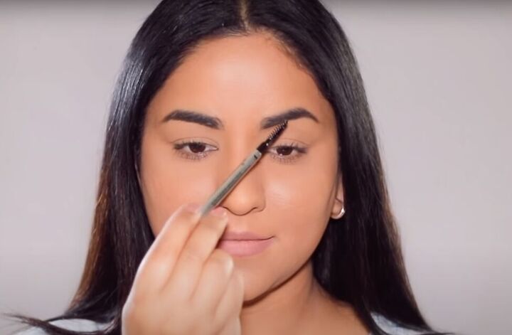 how to do simple 3 point eyebrow mapping to shape maintain brows, Prepping eyebrows before the mapping