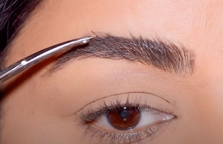 how to do simple 3 point eyebrow mapping to shape maintain brows, Trimming brows with curved scissors
