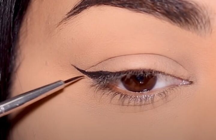 how to make any eyeshadow into eyeliner by adding just 1 ingredient, How to use eyeshadow as eyeliner