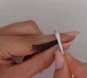 how-to-clean-false-lashes-easily-safely-so-you-can-reuse-them-upstyle