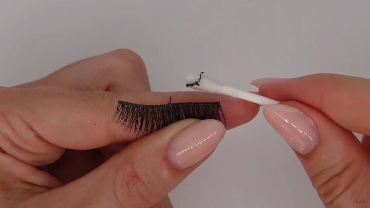 how to clean false lashes easily safely so you can reuse them, How to clean glue off false lashes