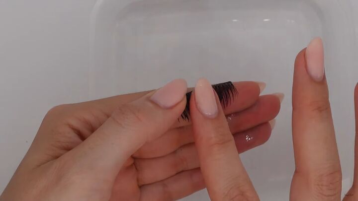 how to clean false lashes easily safely so you can reuse them, Washing the false lashes