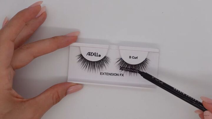 how to clean false lashes easily safely so you can reuse them, How to clean false lashes