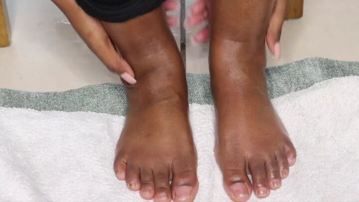 how to use epsom salt for feet 7 steps to baby soft skin, Drying feet with a clean towel