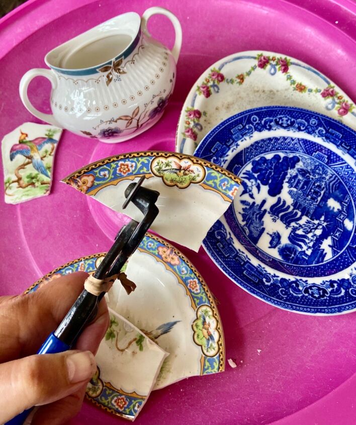 how to turn your old crockery into a lovely pendant necklace, Tile nippers