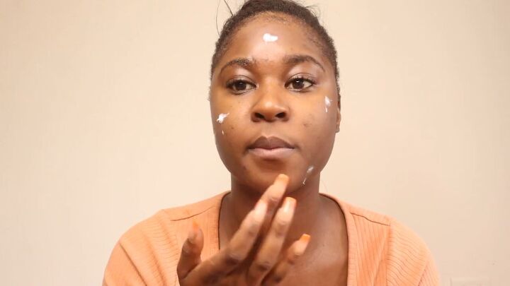 how to make a gentle diy sugar scrub for your face in 5 easy steps, Applying face moisturizer