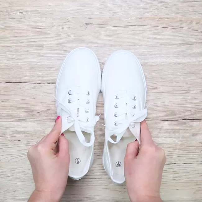 how to clean shoelaces of every kind, white sneakers and white shoelaces