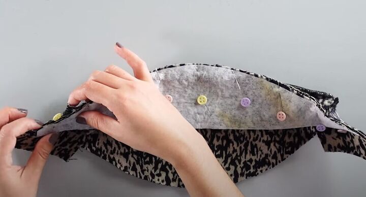 how to make a fanny pack from scratch in 7 simple steps free pattern, Pinning the curved edge