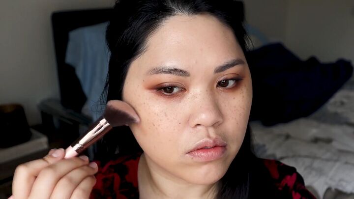 looking for a subtle sultry look try this soft glam makeup tutorial, Applying contour to the cheekbones