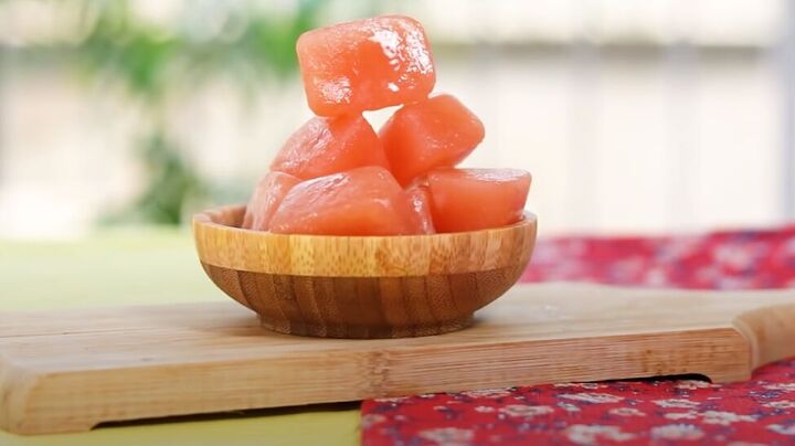 how to make soothing diy ice cubes for your face 4 easy recipes, Tomato ice cubes for the face