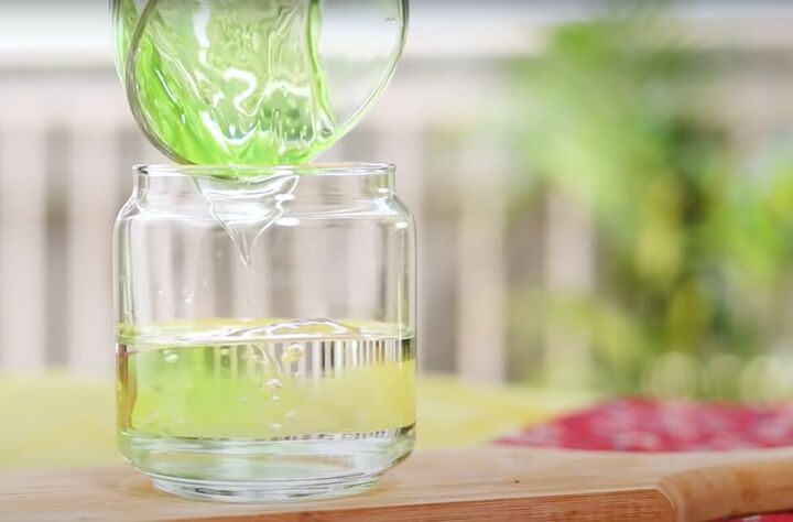 how to make soothing diy ice cubes for your face 4 easy recipes, Adding aloe vera gel to water