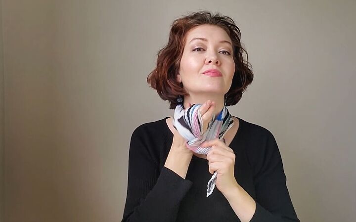 3 quick elegant easy ways to tie an hermes plisse scarf, Tying a single knot in the scarf