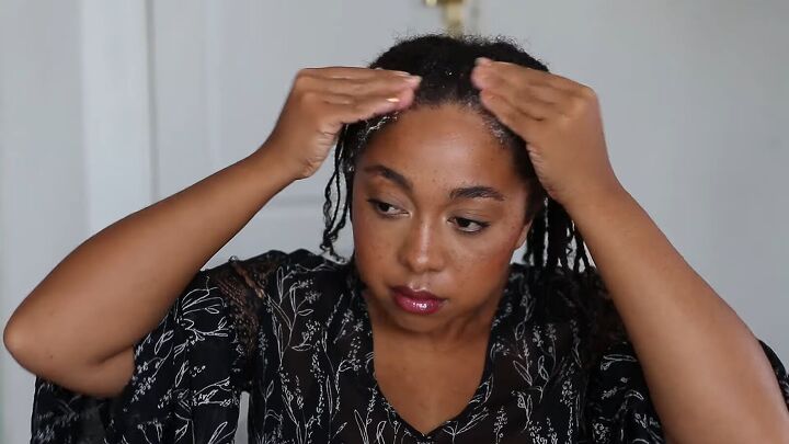 How to Use Glycolic Acid on Your Scalp to Unclog Hair Follicles | Upstyle How to Use Glycolic Acid on Your Scalp to Unclog Hair Follicles | Upstyle