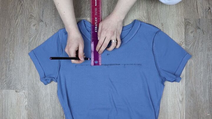6 unique diy cut out t shirt designs that are quick easy to do, Marking an inch above on both sides