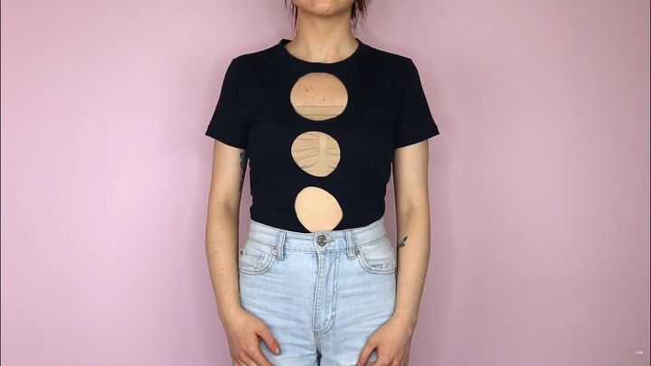 6 unique diy cut out t shirt designs that are quick easy to do, Circle t shirt cut out DIY
