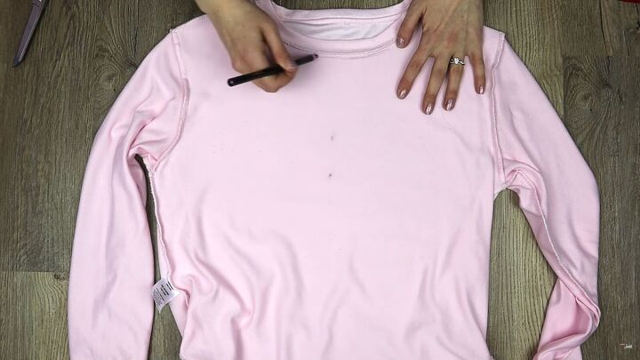 6 Unique DIY Cut-Out T-Shirt Designs That Are Quick & Easy to Do | Upstyle