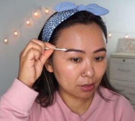 8 viral trending makeup hacks you need to try, Using a q tip to clean up the lines