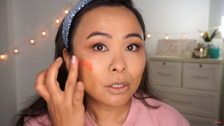 8 viral trending makeup hacks you need to try, Applying the DIY cream blush to the cheeks