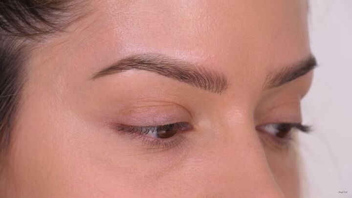 how to do natural looking full coverage foundation for oily skin, Filling in brows with brow pencil