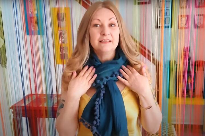 how to easily turn a scarf into cardigan in just 2 simple steps, Wearing scarf looped at the front