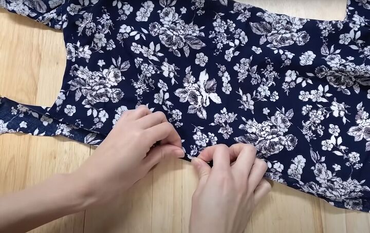 how to sew a beautiful diy butterfly top with flowy tie sleeves, Folding and pinning the strips