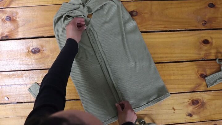 how to make a diy drawstring top that hits all this season s trends, Aligning the drawstrings with the side seams